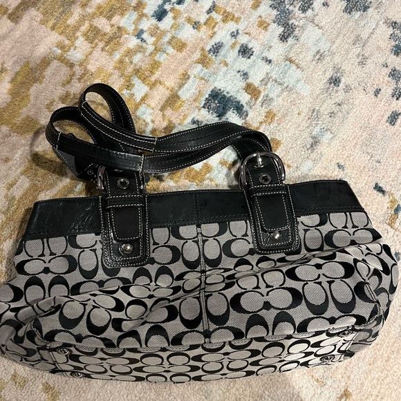 Classic Coach Purse - Picture 2 of 8